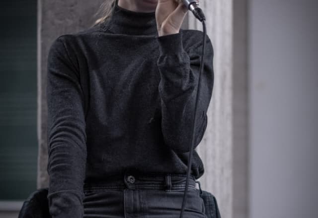 Zang lichte muziek (pop/jazz) meisje zingt