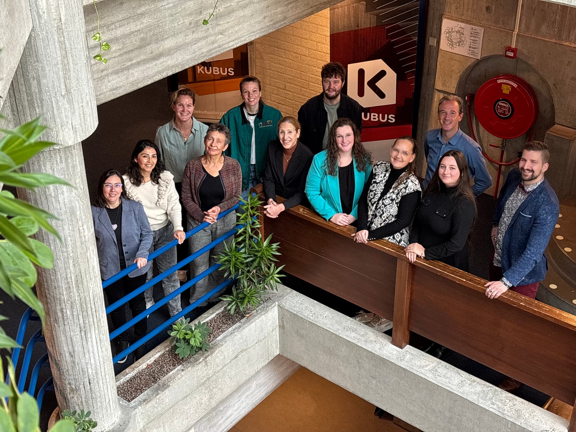 Teamfoto van de afdeling Onderwijs en Samenleving