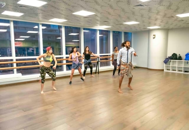 shuffle dansen in danslokaal