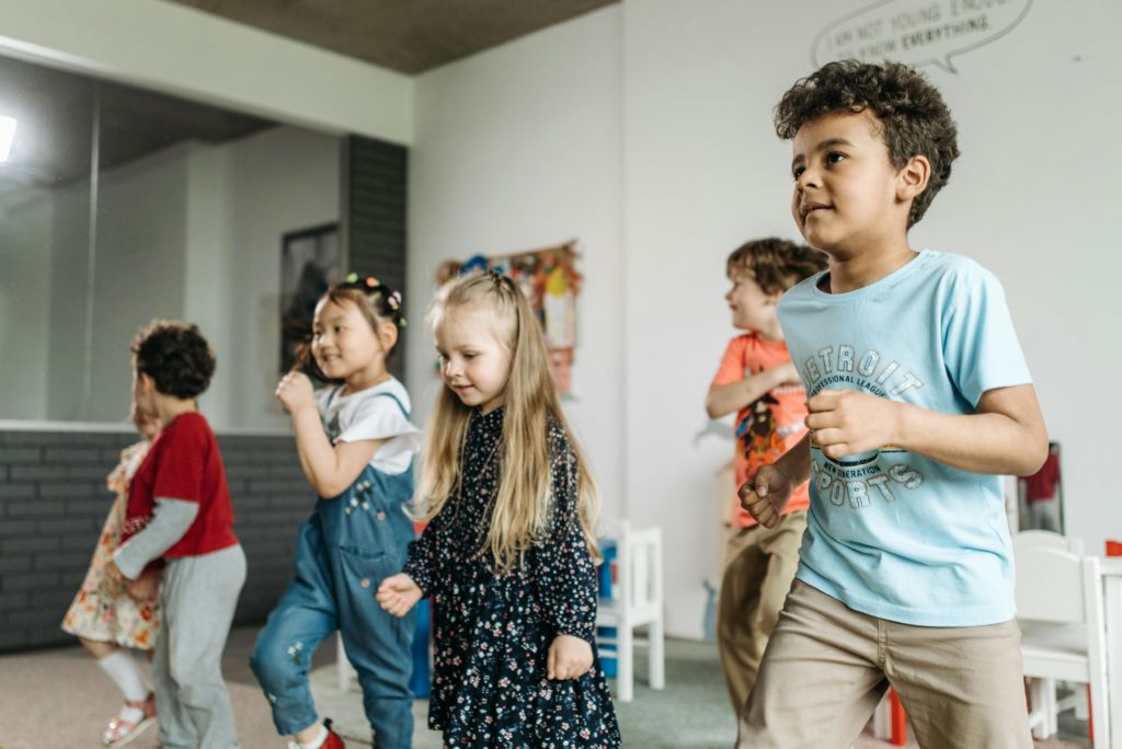 Dansende kinderen